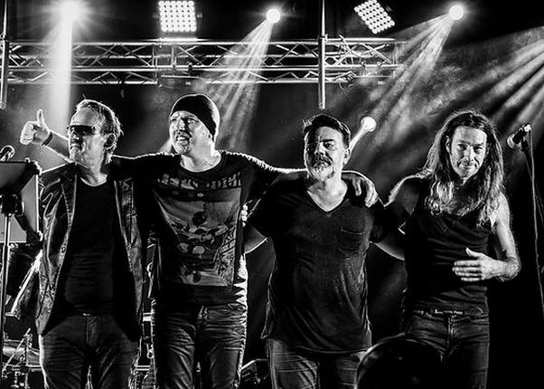 U2 Revolution